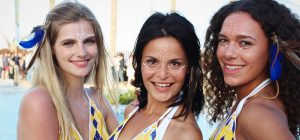 Models at Work - Vrouwelijke Hostesses in Ibiza zomer